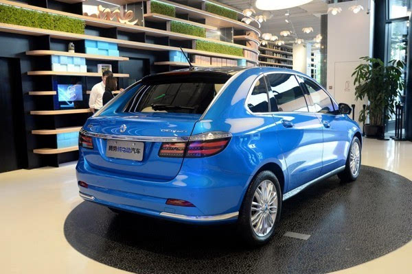 腾势400正式上市补贴前36984328万