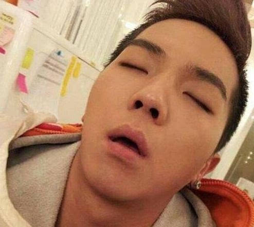 中韩男神睡颜大pk!杨洋张艺兴你最爱哪一款?