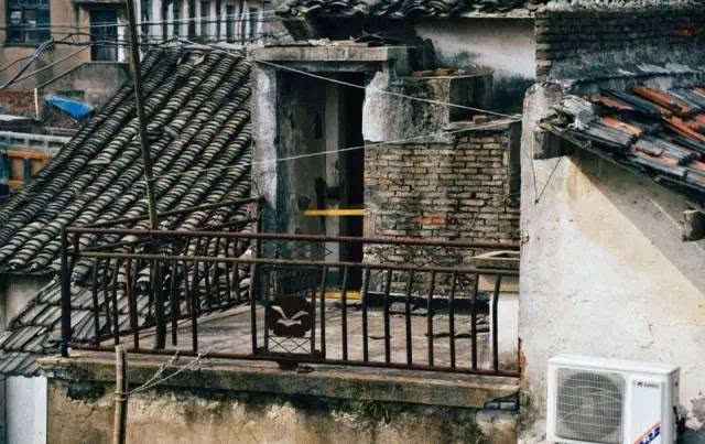 众多剧照的拍摄地就在丁栅的这个地点,自@euwjhhh