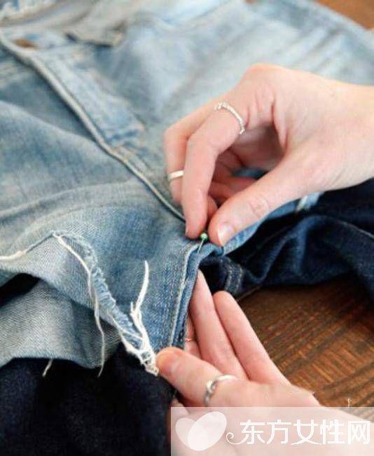 毛边牛仔裤 怎么将旧牛仔裤改成毛边短裤基本款