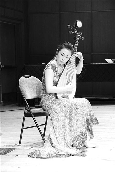 从三门峡走出去的琵琶演奏家