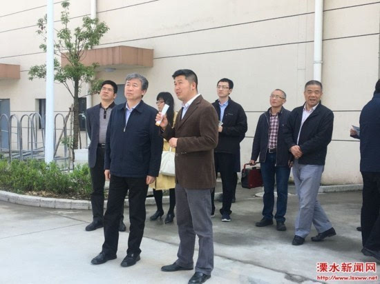 级农高区工作,南京市政府副秘书长叶荣生,以及我区领导薛凤冠,洪礼来