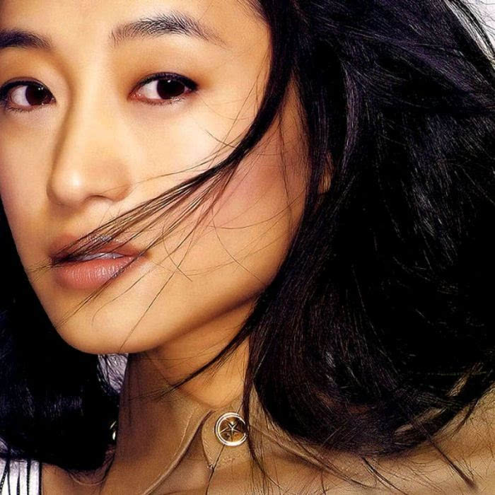 艾敬:艺术家,词曲作家,创作歌手,作家q:我觉得love在我们看来实枷上