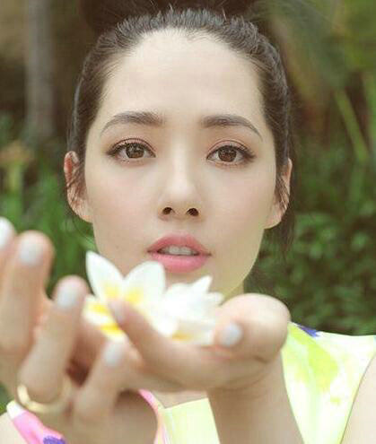 李小璐景甜杨幂 纯中国人长出欧式双眼皮?