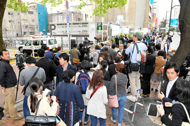 日本福冈街头发生抢劫案 光天化日之下3.8亿日元巨款被抢