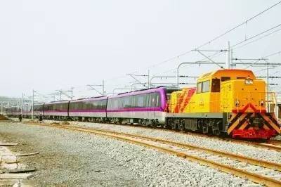 系统加快建设有轨电车,brt等中运量公交系统全面推进地铁1号线北延,2