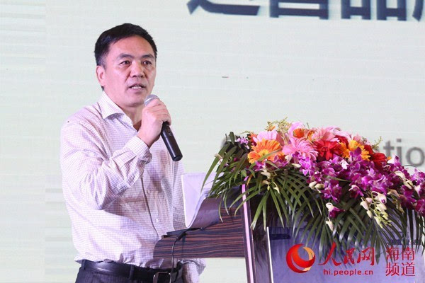 海口市会展局局长蔡俏 作"跨界整合资源 营销海口会展业"的主题演讲
