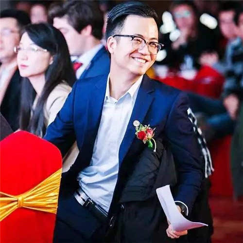 李嘉辉 四川省科技扶贫基金会副秘书长