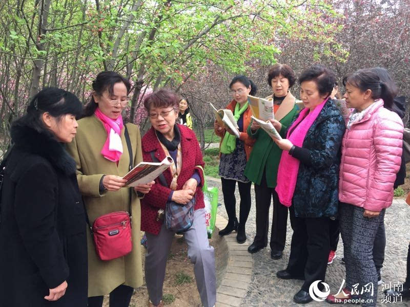 洛阳定鼎门社区零点学堂成了居民快乐之家