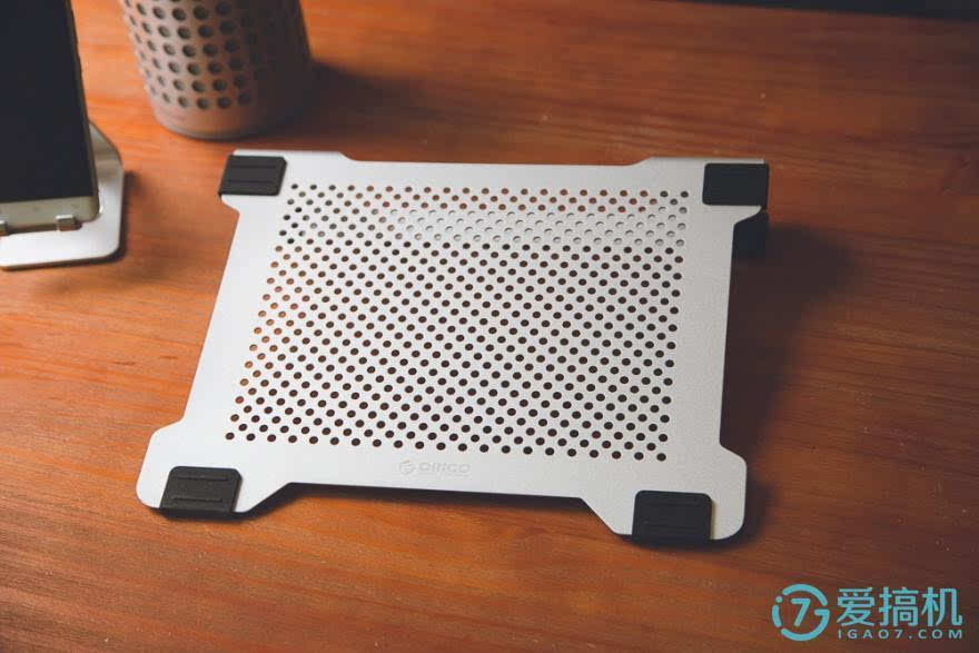 给炎炎夏日带来一丝清凉 orico 全铝diy双风扇笔记本散热垫