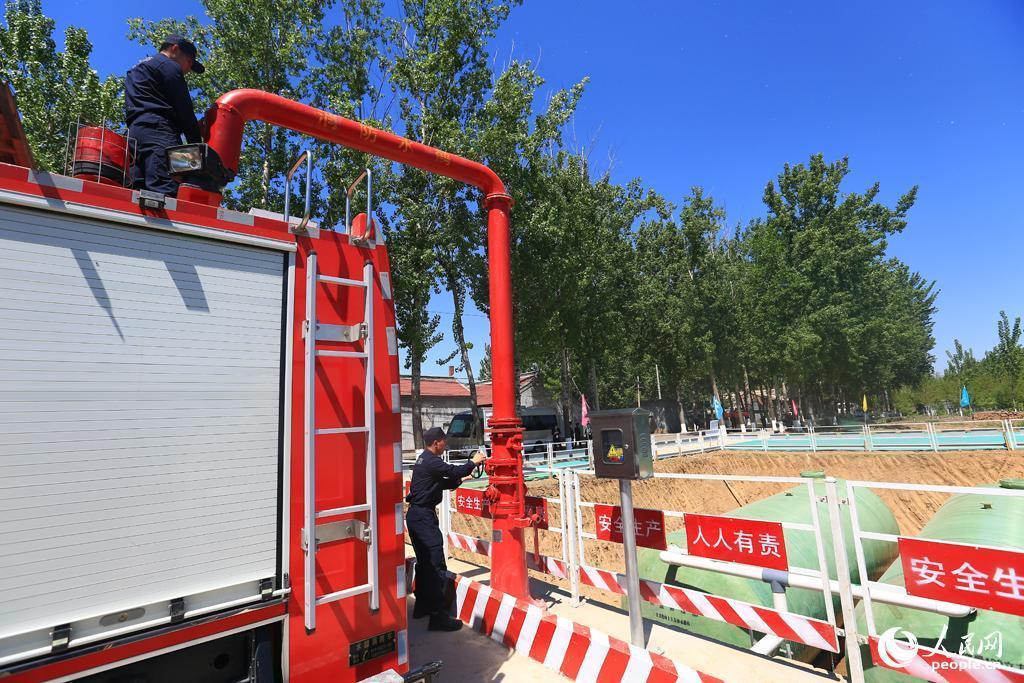 北京:消防水鹤进农村 缺水地不再缺水