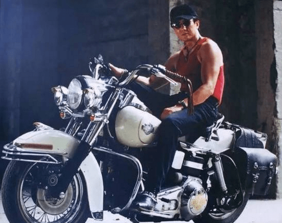 肌肉猛男没想到育良书记生活中是这样的