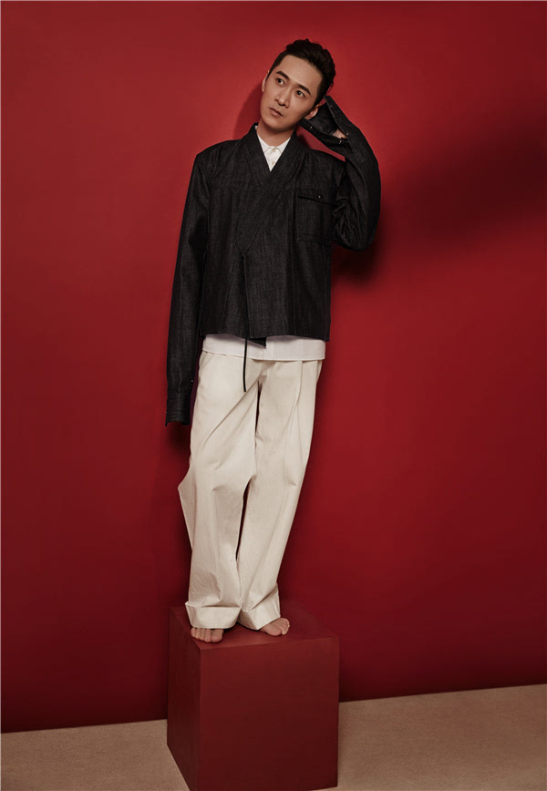 王宁"漠"系列写真惊艳曝光 喜剧之外放任生长