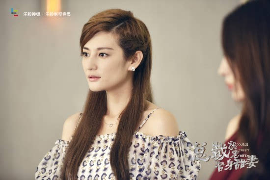 改编自明月西高人气网络小说《总裁误宠替身甜妻》的同名网剧于5月2日