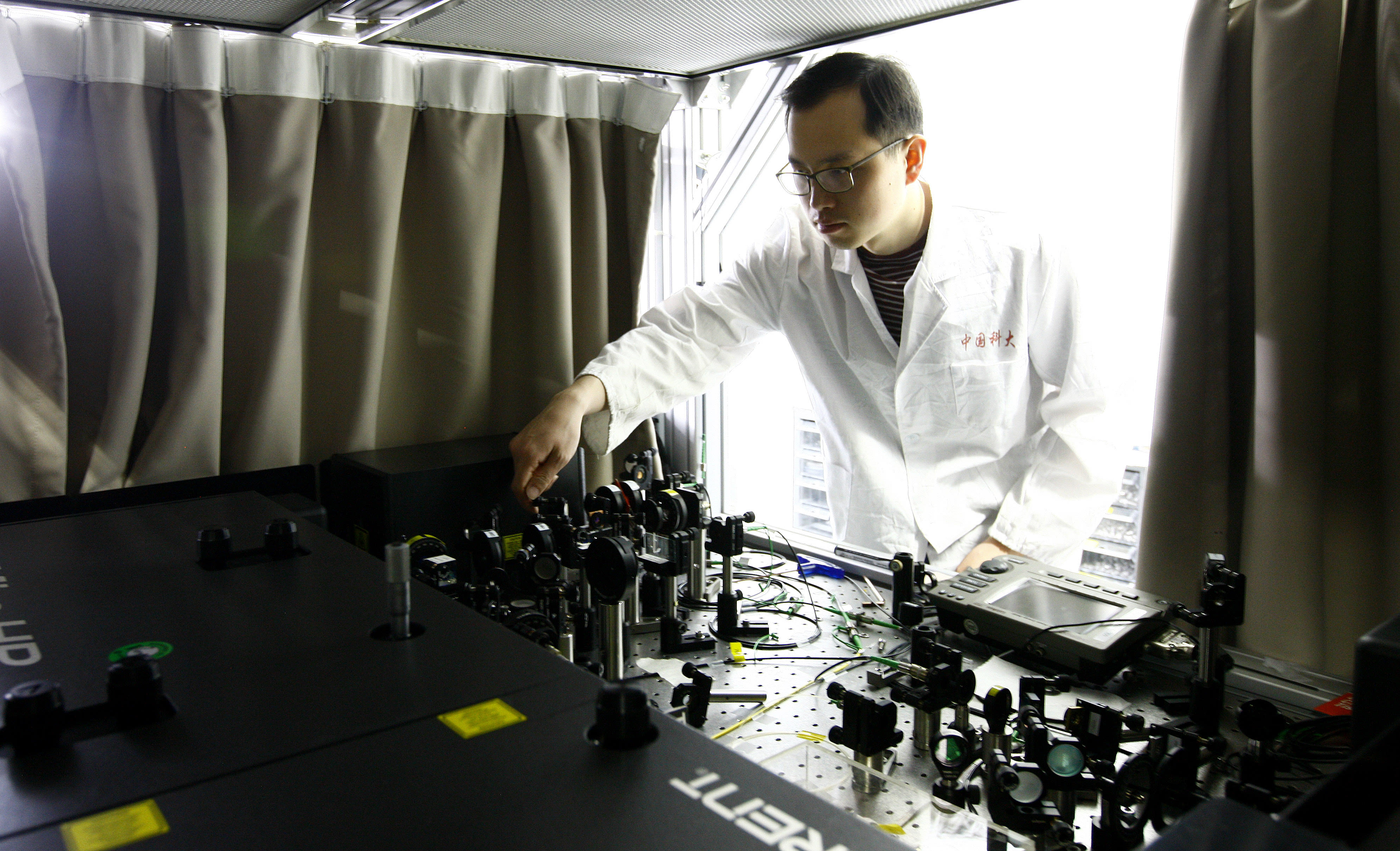 这个临界点中国科学家抓住了,量子计算机到底牛在哪?