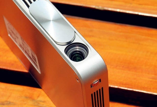 微型投影机需要和液晶电视对比价格