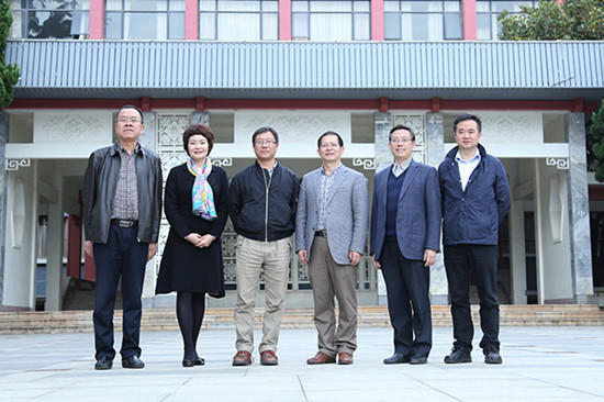 云南省教育厅副厅长赵德荣到民大附中调研