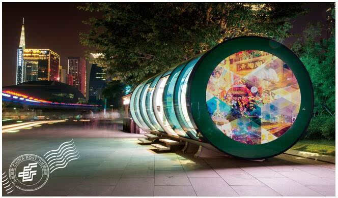 万花筒邮局得名与它独特的设计息息相关,外形为玻璃结构,异形如万花筒