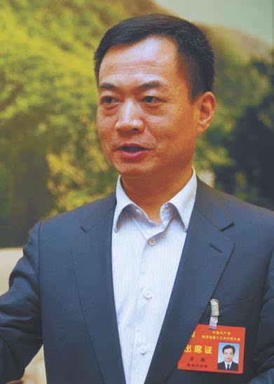 李毅代表何胜强代表杜寿平代表本报记者 文/高振博 图/母家亮 张辰不