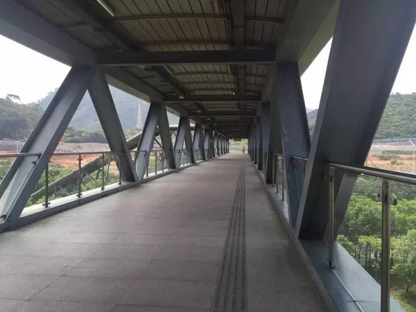 长岭陂地铁站 深圳最荒凉地铁站前5名中,长岭陂呼声最高.