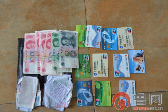 泰安民警帮市民找回丢失钱包 含11张银行卡等重要票据
