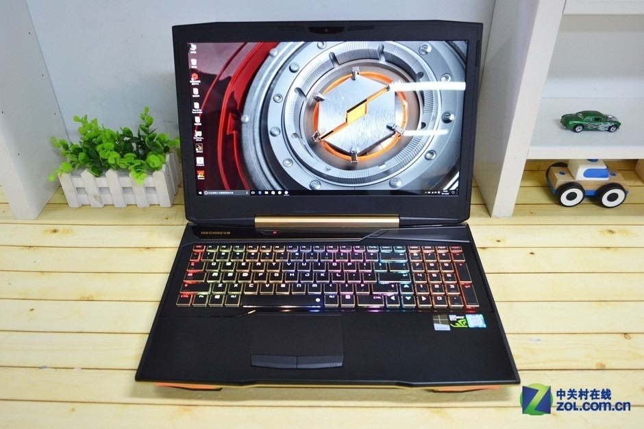 搭载机械键盘 机械革命深海泰坦x7ti-s图赏