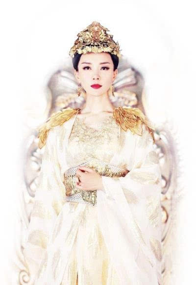 《择天记》中,湖北籍演员陈数迎来了她的首个古装角色,在剧中饰演妖族