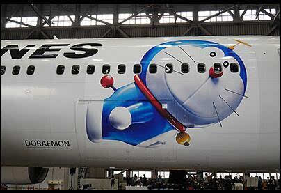 日航哆啦a梦号彩绘飞机首次执飞北京航线