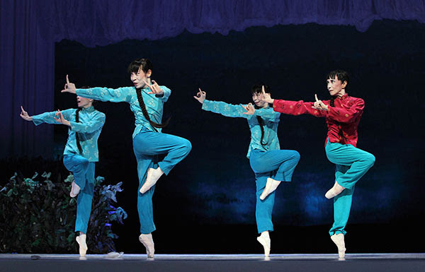 松山芭蕾舞团是世界上第一个将中国电影《白毛女》改编为芭蕾舞剧的