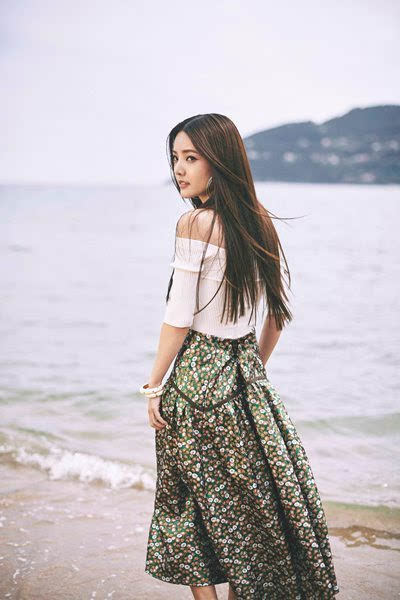 陌陌播主洪小乔亮相戛纳海外媒体争相报道