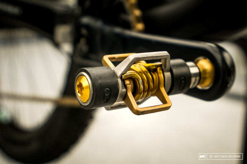 crankbrothers历史上最为著名的产品——"打蛋器"锁踏.