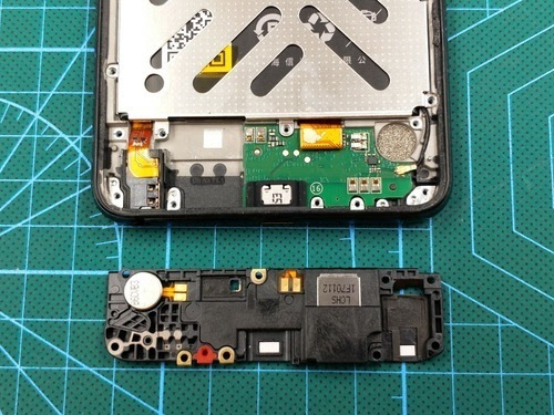 双屏黑科技的秘密 海信双屏手机a2拆解