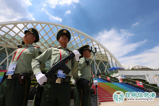 武警云南总队第二支队千余名武警担负商洽会安保工作