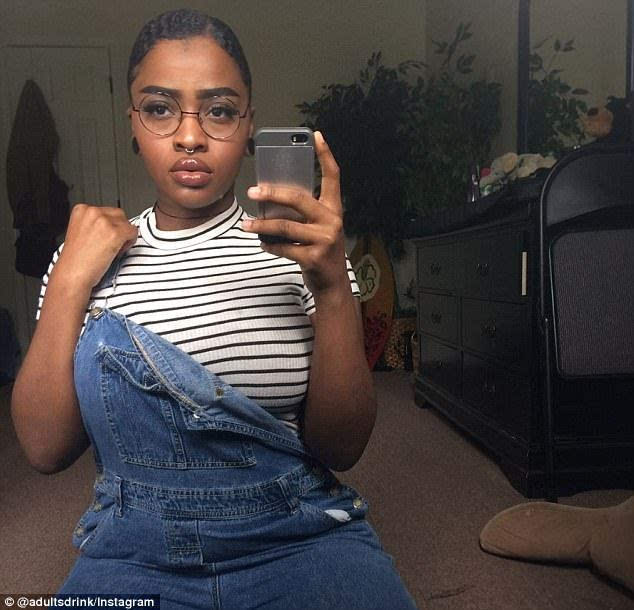 美19岁黑人女孩自信晒丰唇 挑战偏见获赞无数