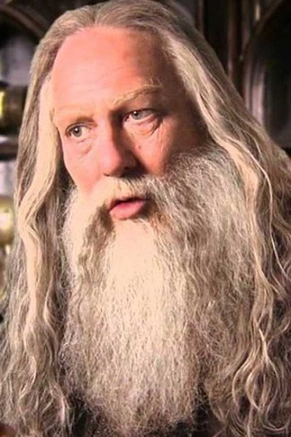 ciarán hinds——阿不福思邓布利多的扮演者,他的化妆必须要像