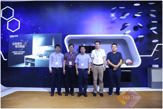 有限公司品牌中心总经理左延鹊,杭州老板电器股份有限公司销售总监庞