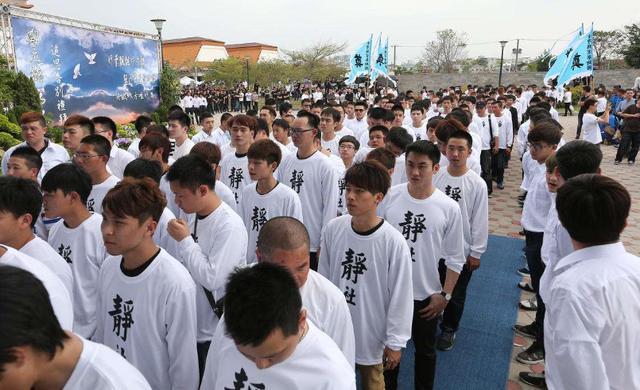 黑帮在台湾是怎样的存在?-搜狐新闻