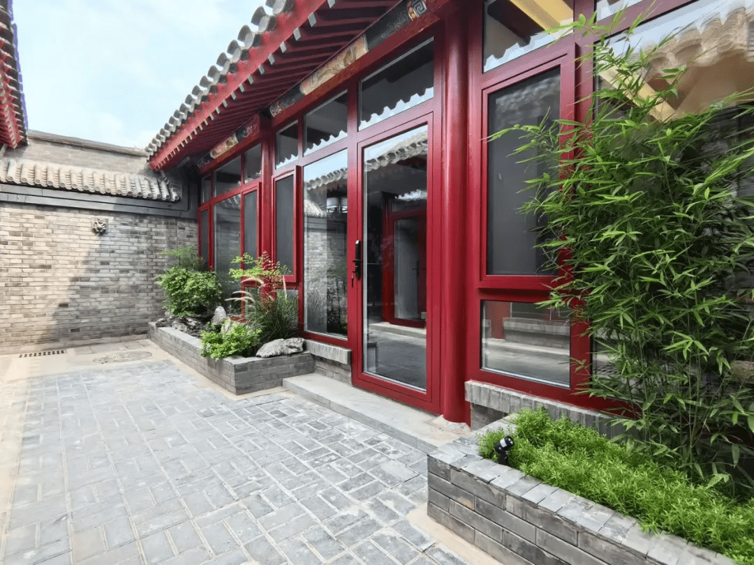 天地轴线间的圆融：一瓶酱香里的京华秋夜与一世情缘