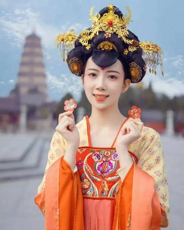 不倒翁小姐姐离职