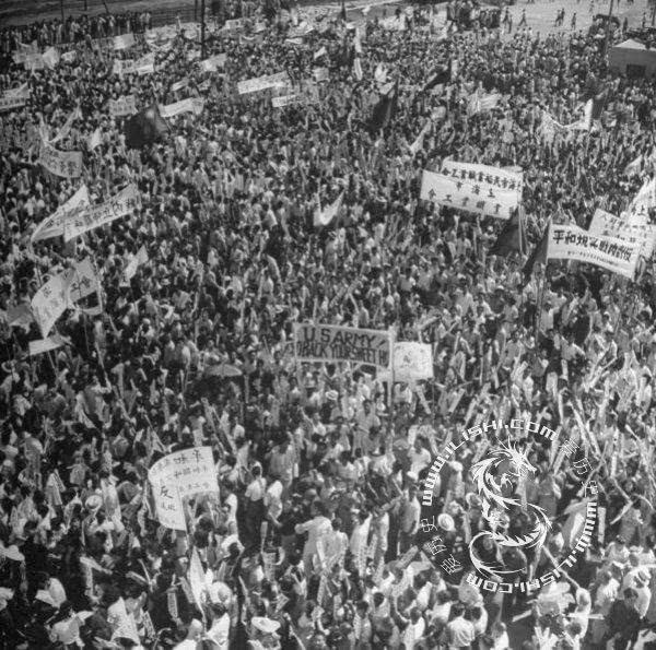 1946年上海"反内战,求和平"示威游行