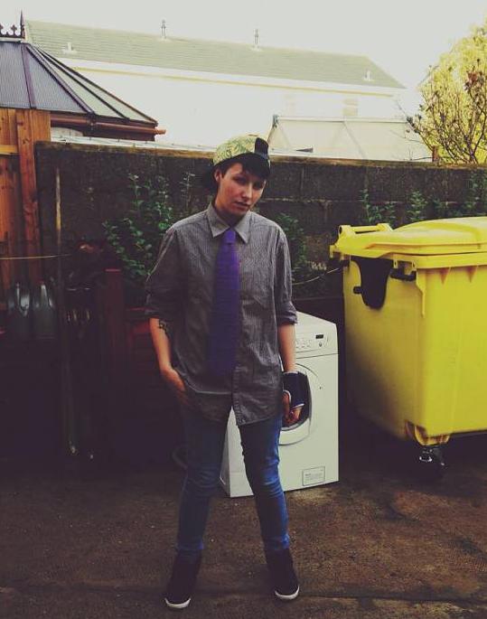 英国南威尔斯18岁少女莱拉(layla warlow)拥有双性別,原本认为自己是