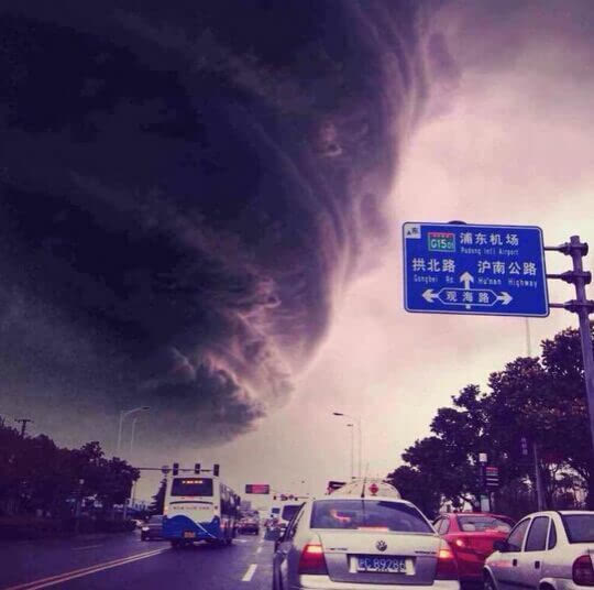 网传上海龙卷风照片是p的吗?