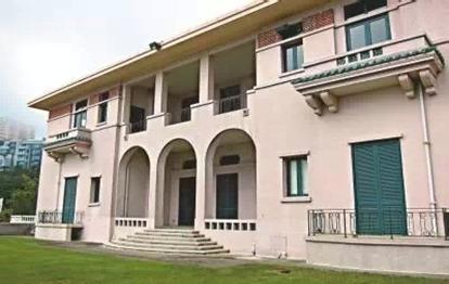 这套房子现在成为香港赫赫有名的山顶大宅"何东花园",它位于香港歌赋