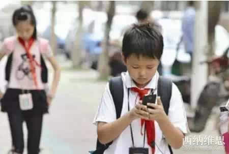 世界范围内出现的低头族你是其中一员吗