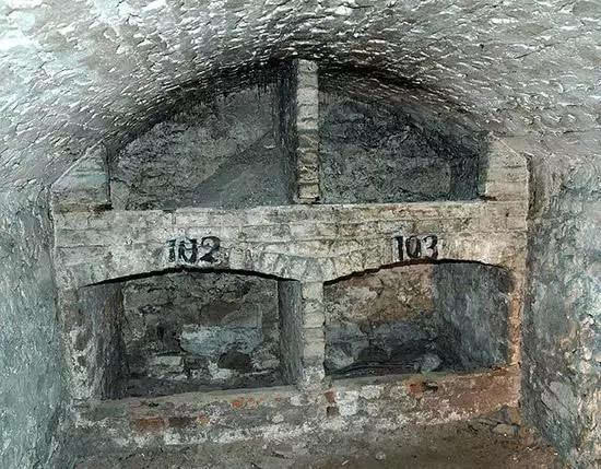 泰姬陵地下墓室图片