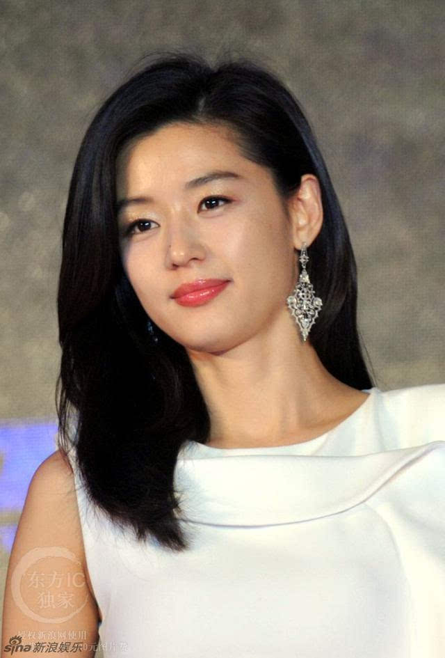 韩国美女星全智贤从丑陋到美貌的容颜变迁