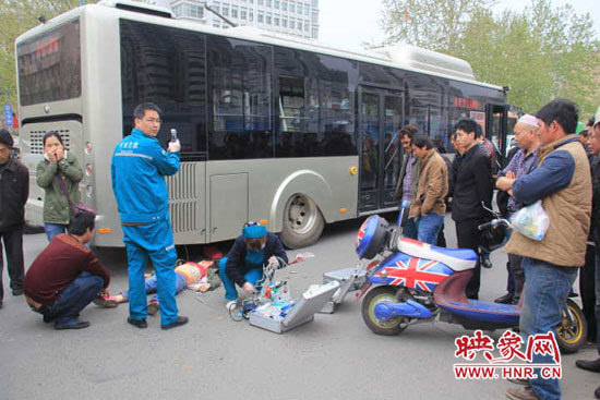 年轻女子车祸死亡现场图片