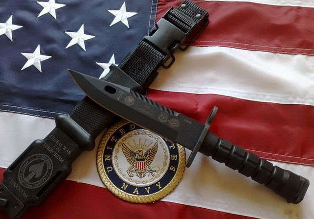 美国m9折叠军刀图片