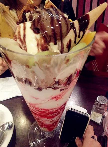 聚乐港(大峡谷店):巨型芭菲凉透我心不再痛