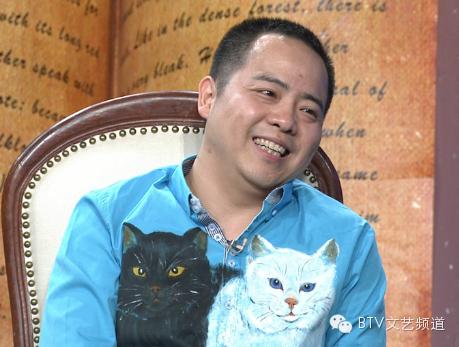 在第一次见家长时,媳妇生怕徐德亮的身高问题影响父母对他的印象,主动